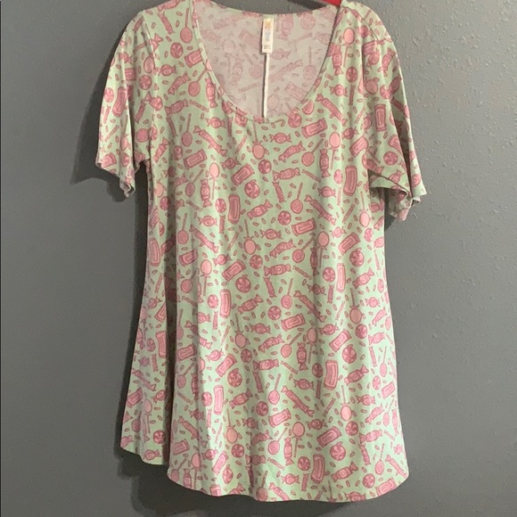 LuLaRoe Tops - Candy print Perfect